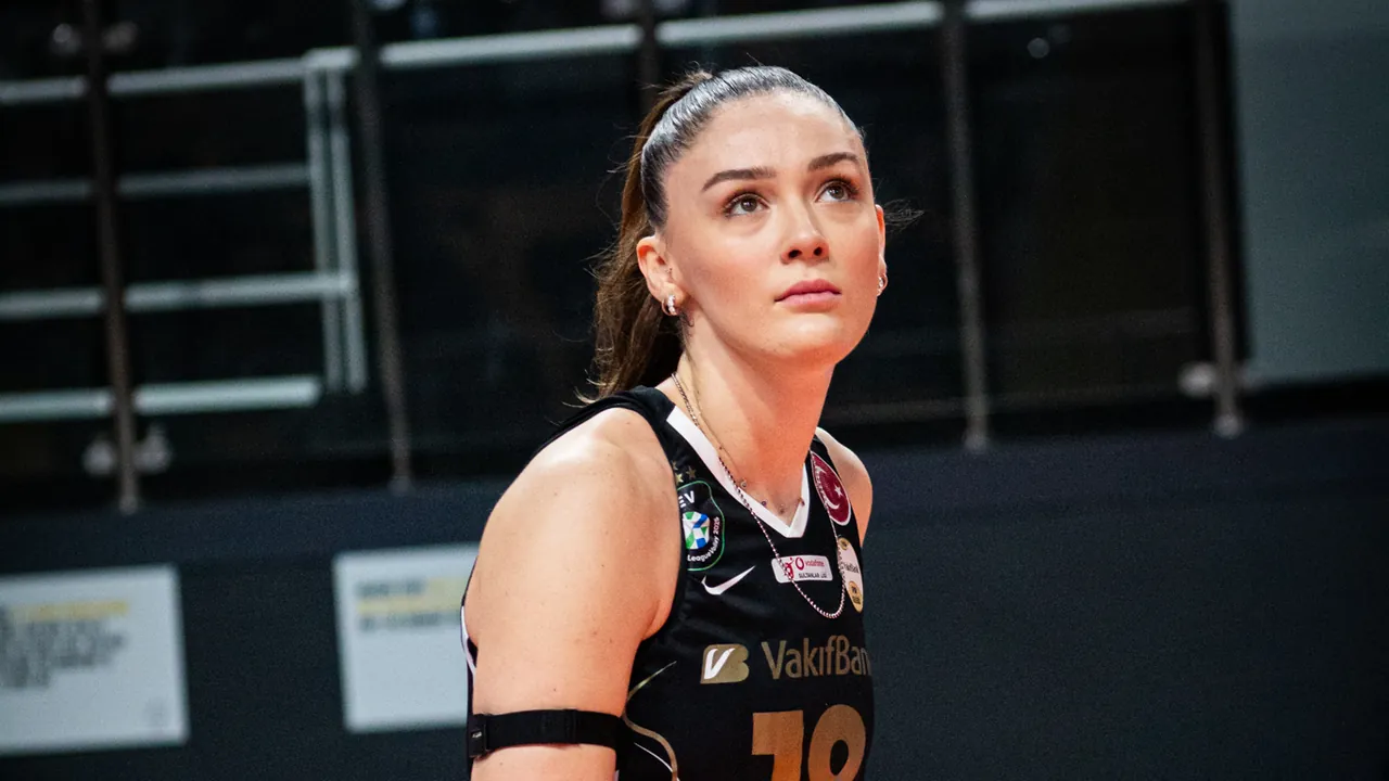 Zehra Güneş, VakıfBank formasıyla (Aralık 2024)